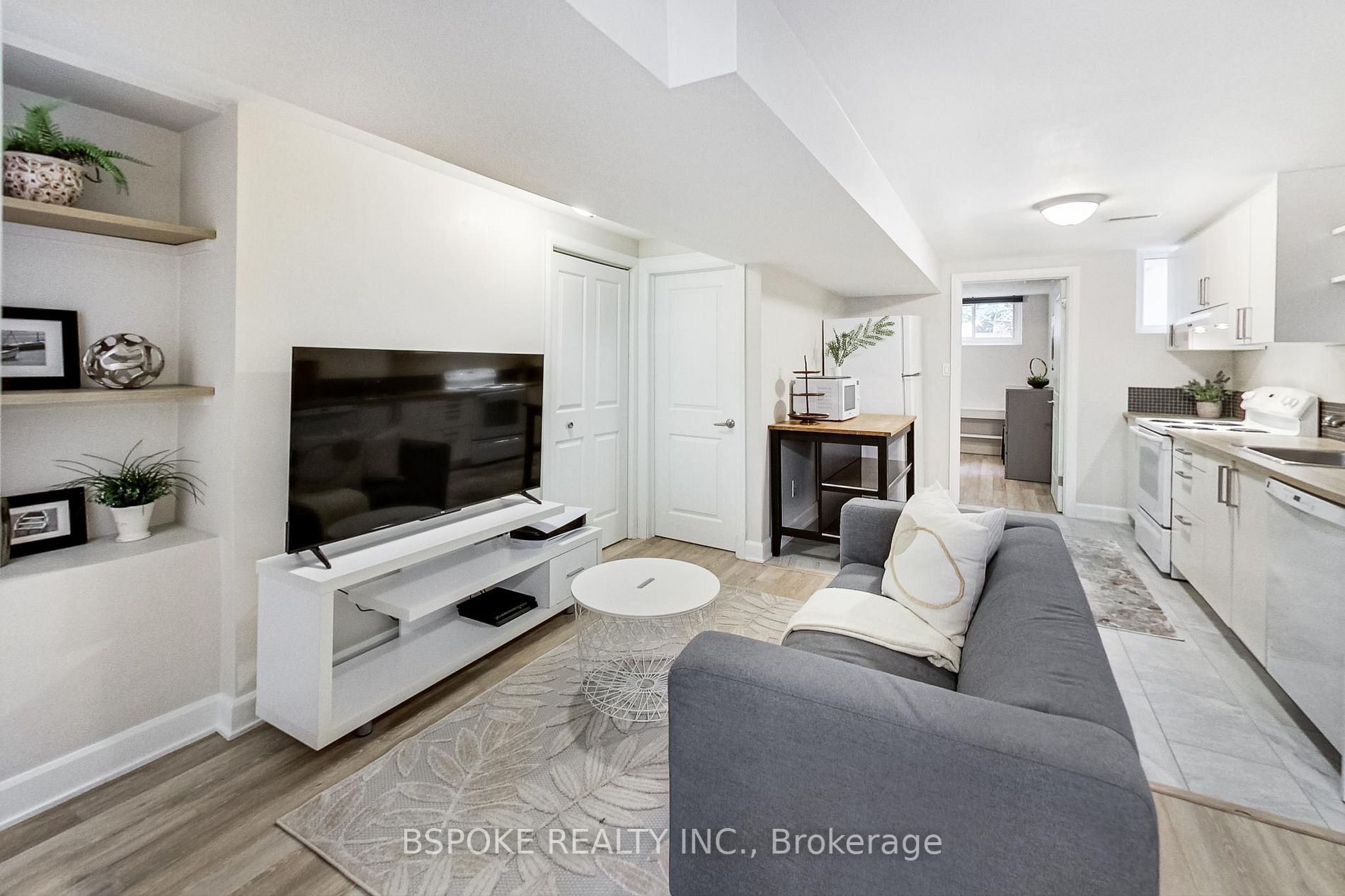 270 Hastings Ave