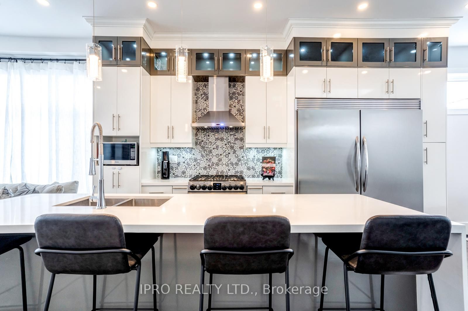 57 Holborne Ave