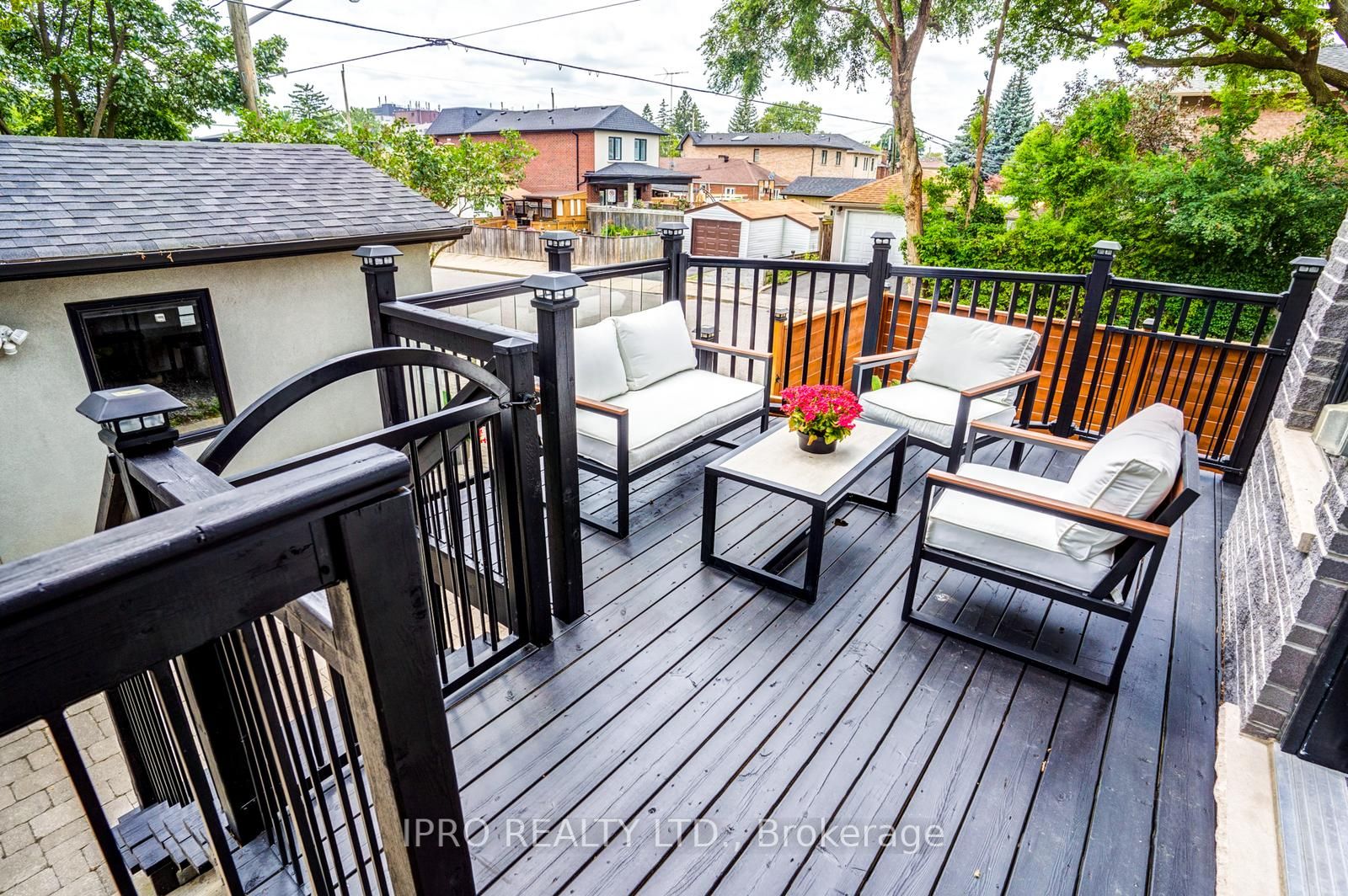 57 Holborne Ave