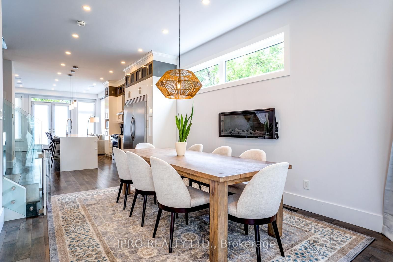 57 Holborne Ave