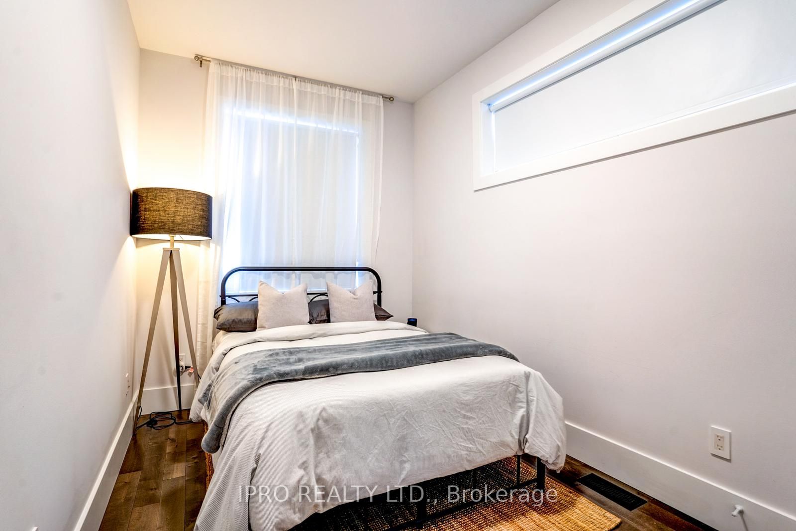 57 Holborne Ave