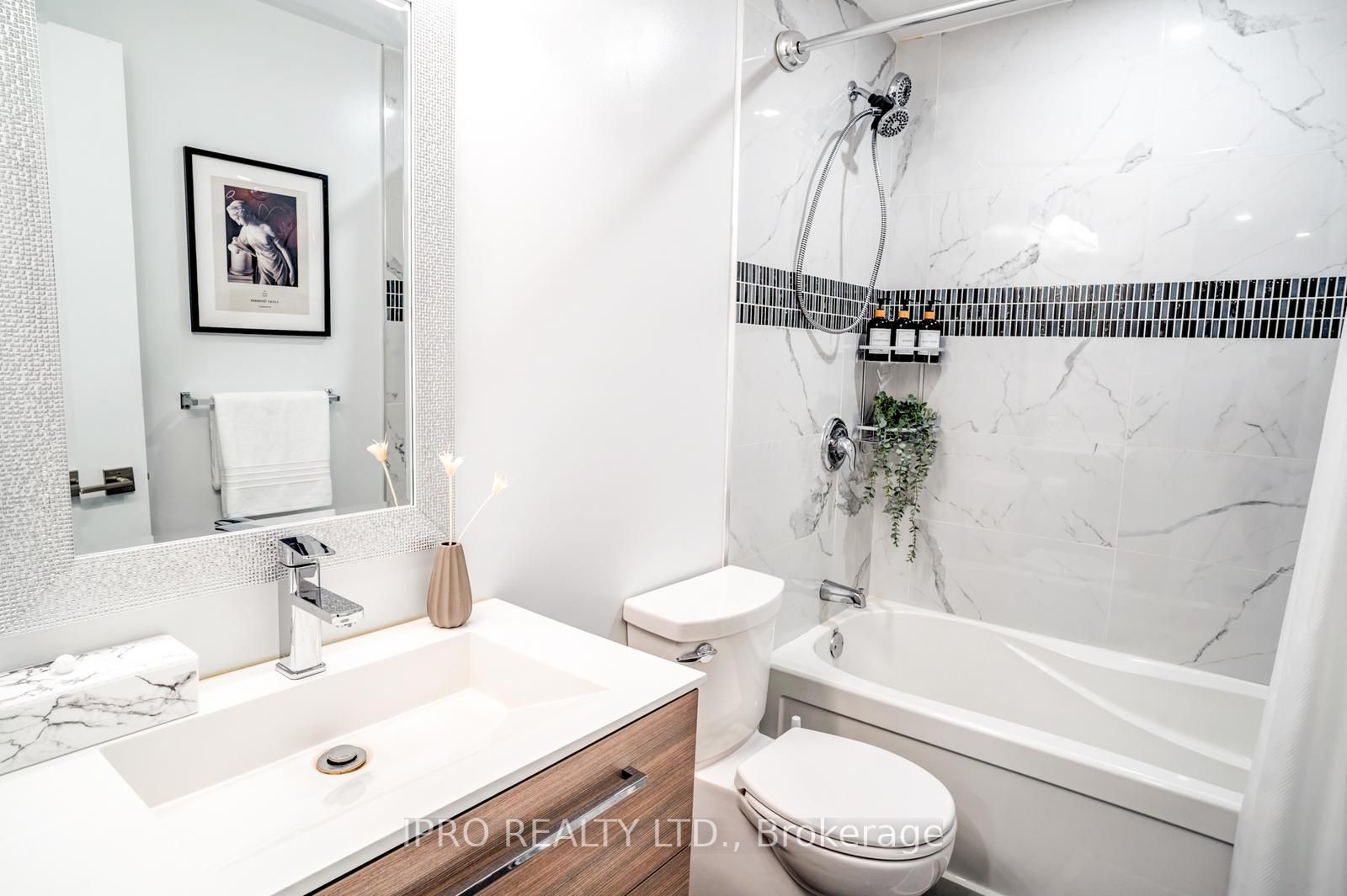 57 Holborne Ave