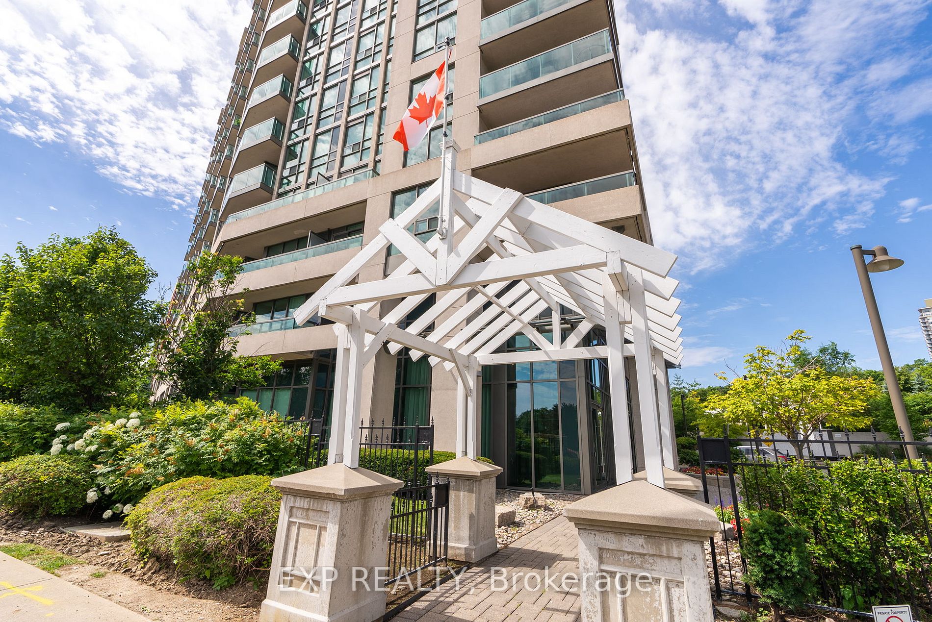 68 Grangeway Ave, #202