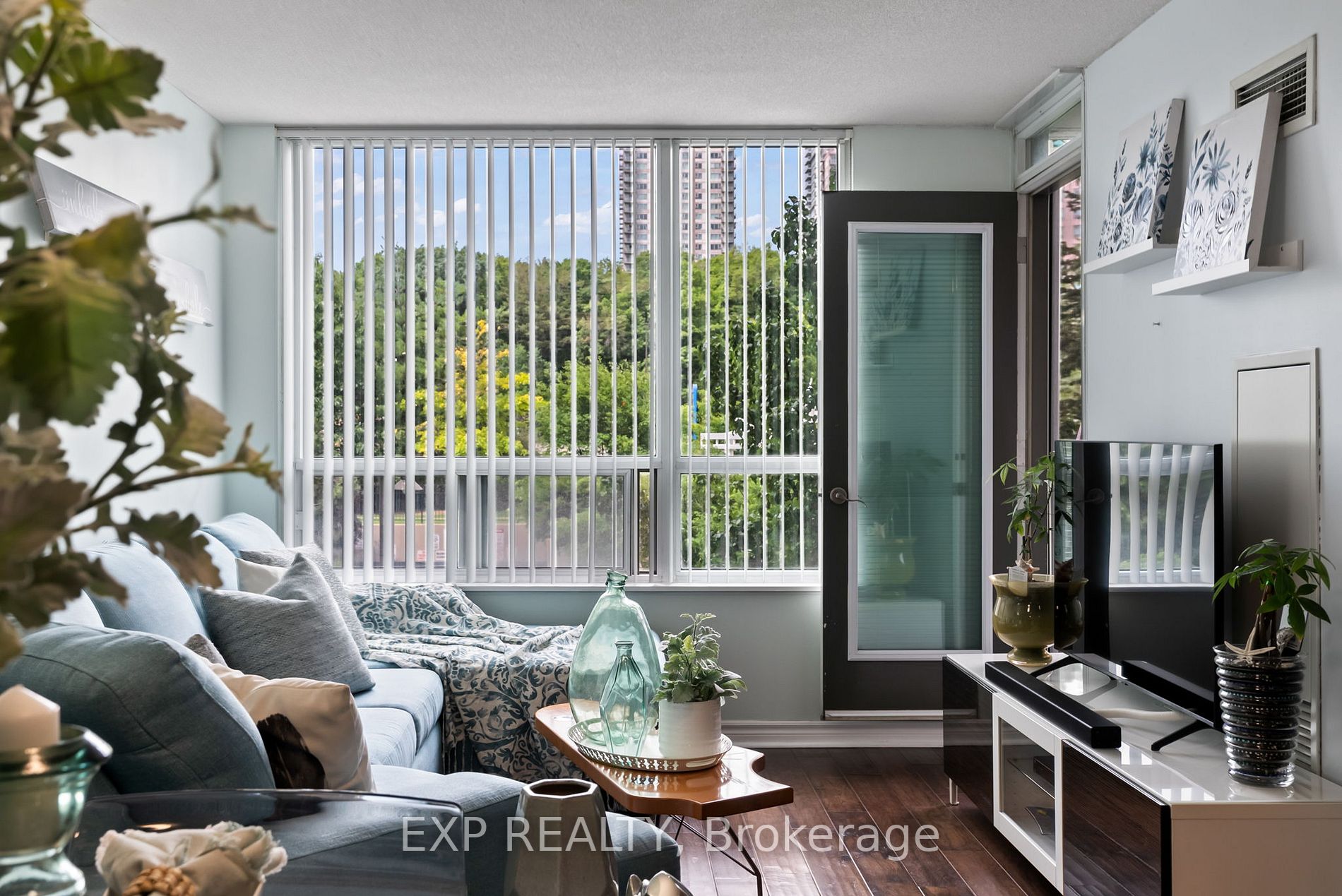 68 Grangeway Ave, #202