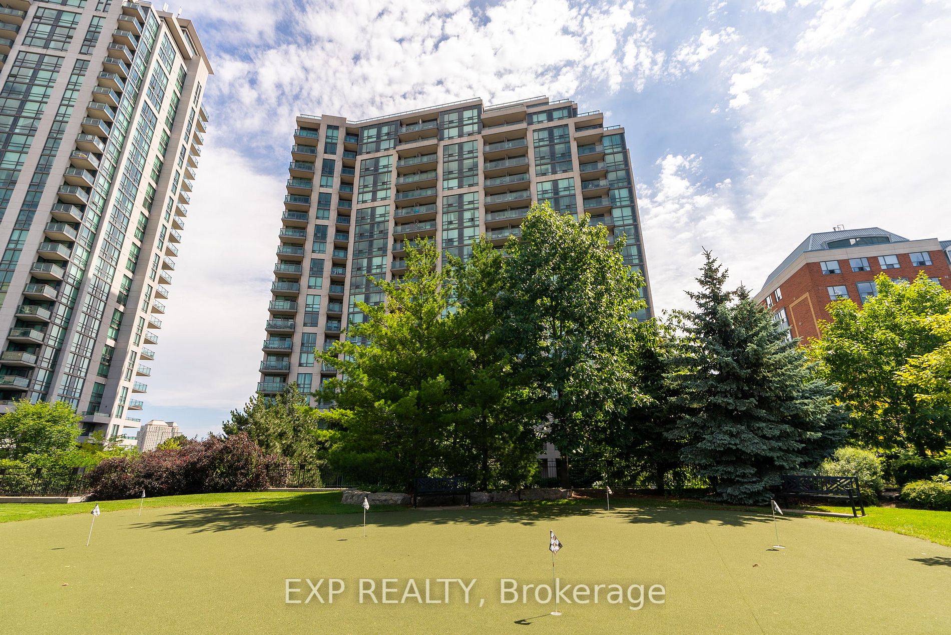 68 Grangeway Ave, #202