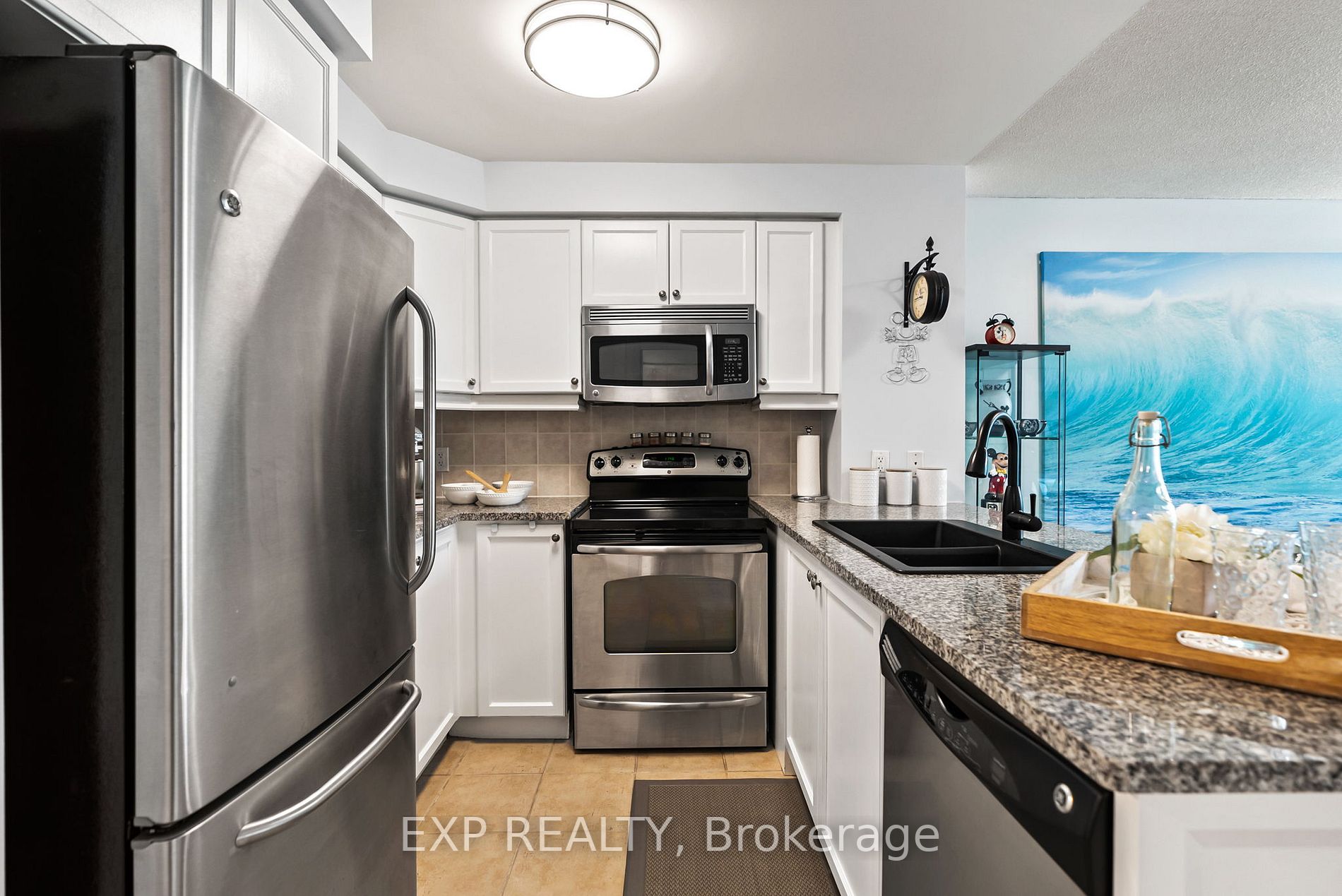 68 Grangeway Ave, #202