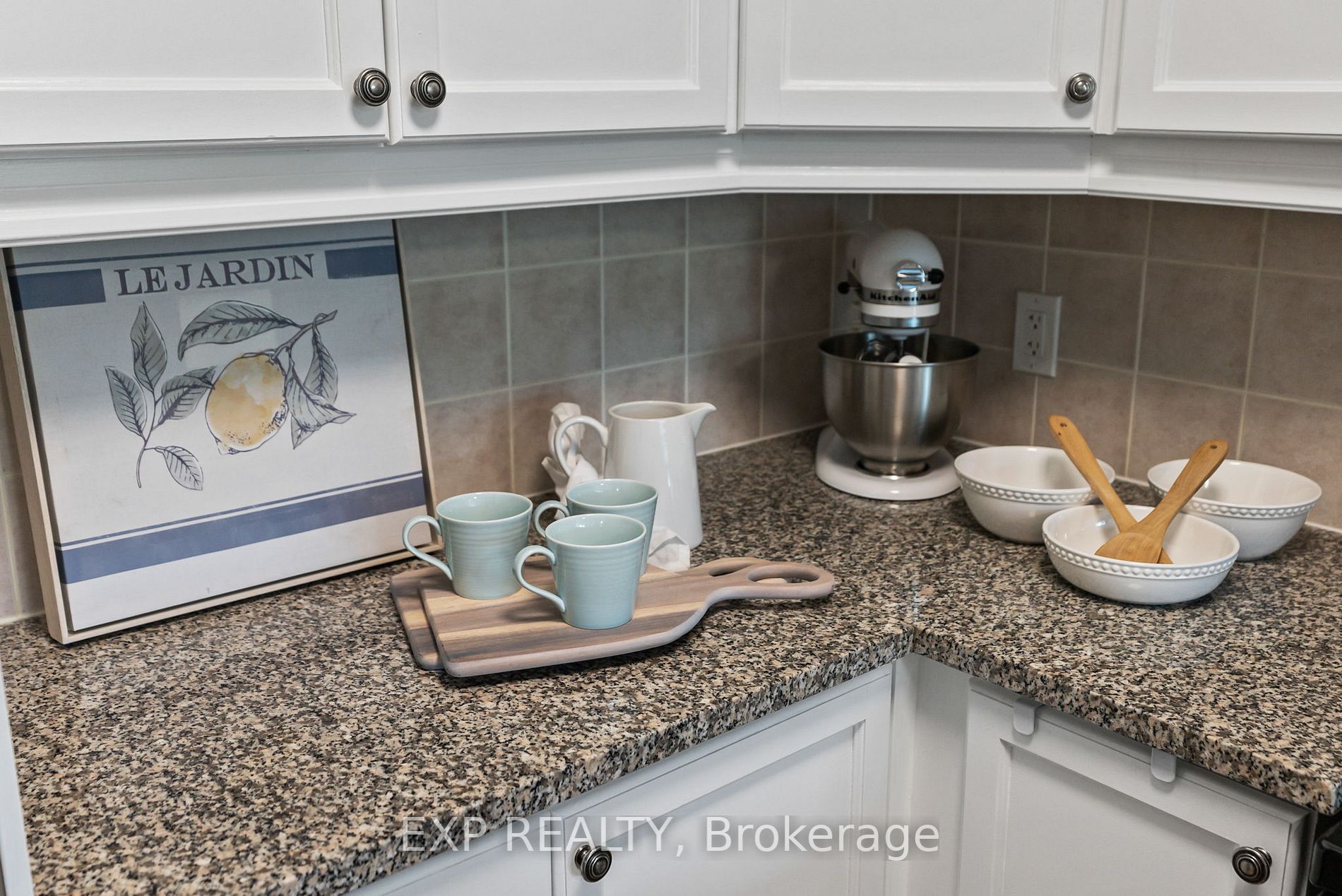 68 Grangeway Ave, #202