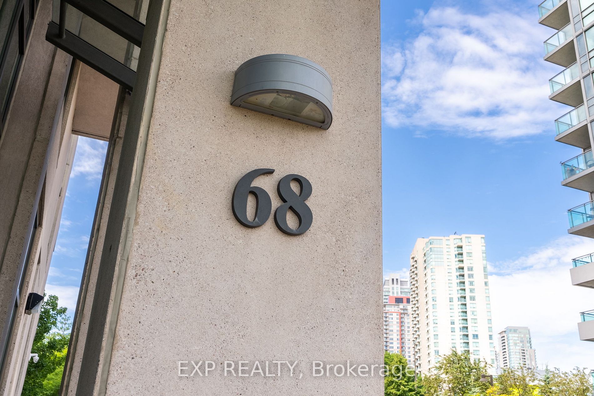 68 Grangeway Ave, #202