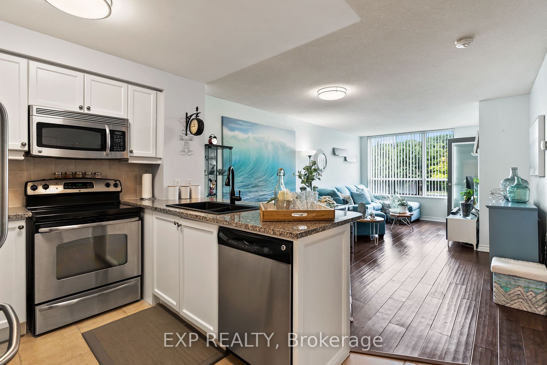 68 Grangeway Ave, #202