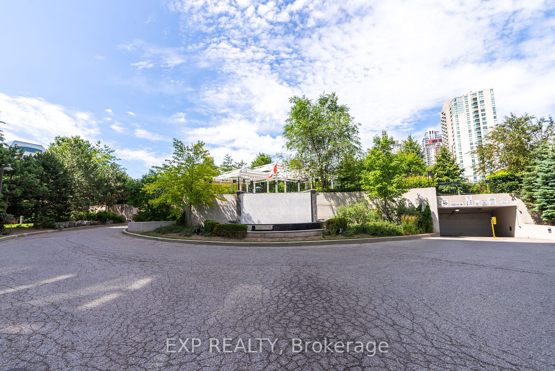 68 Grangeway Ave, #202
