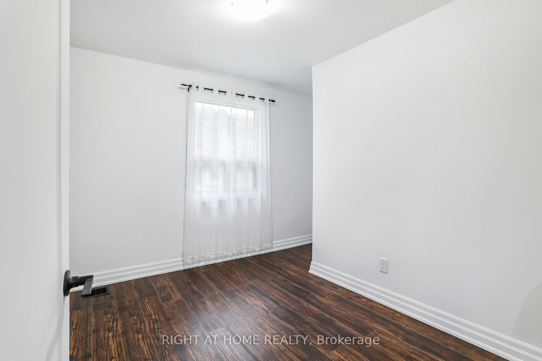 36 Pixley Cres