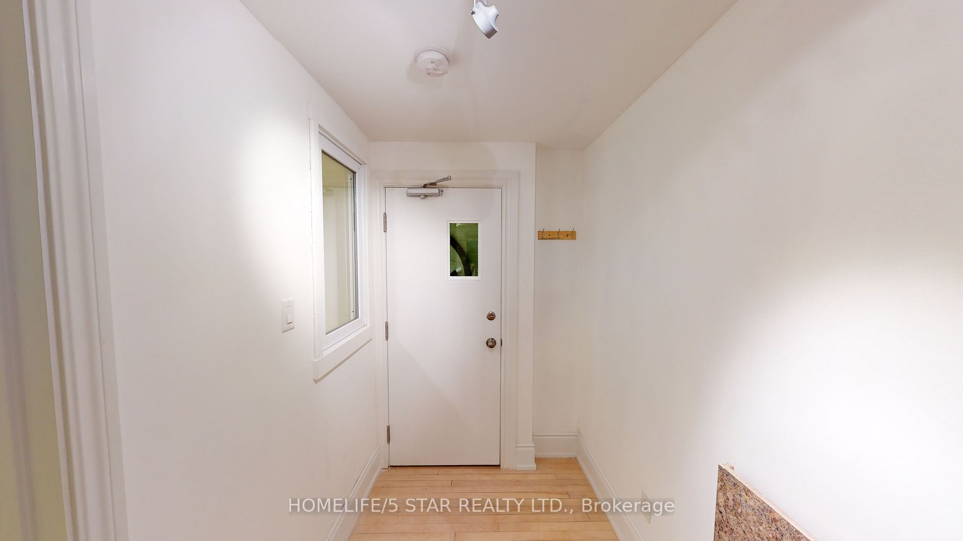 1152 Gerrard St E, #209