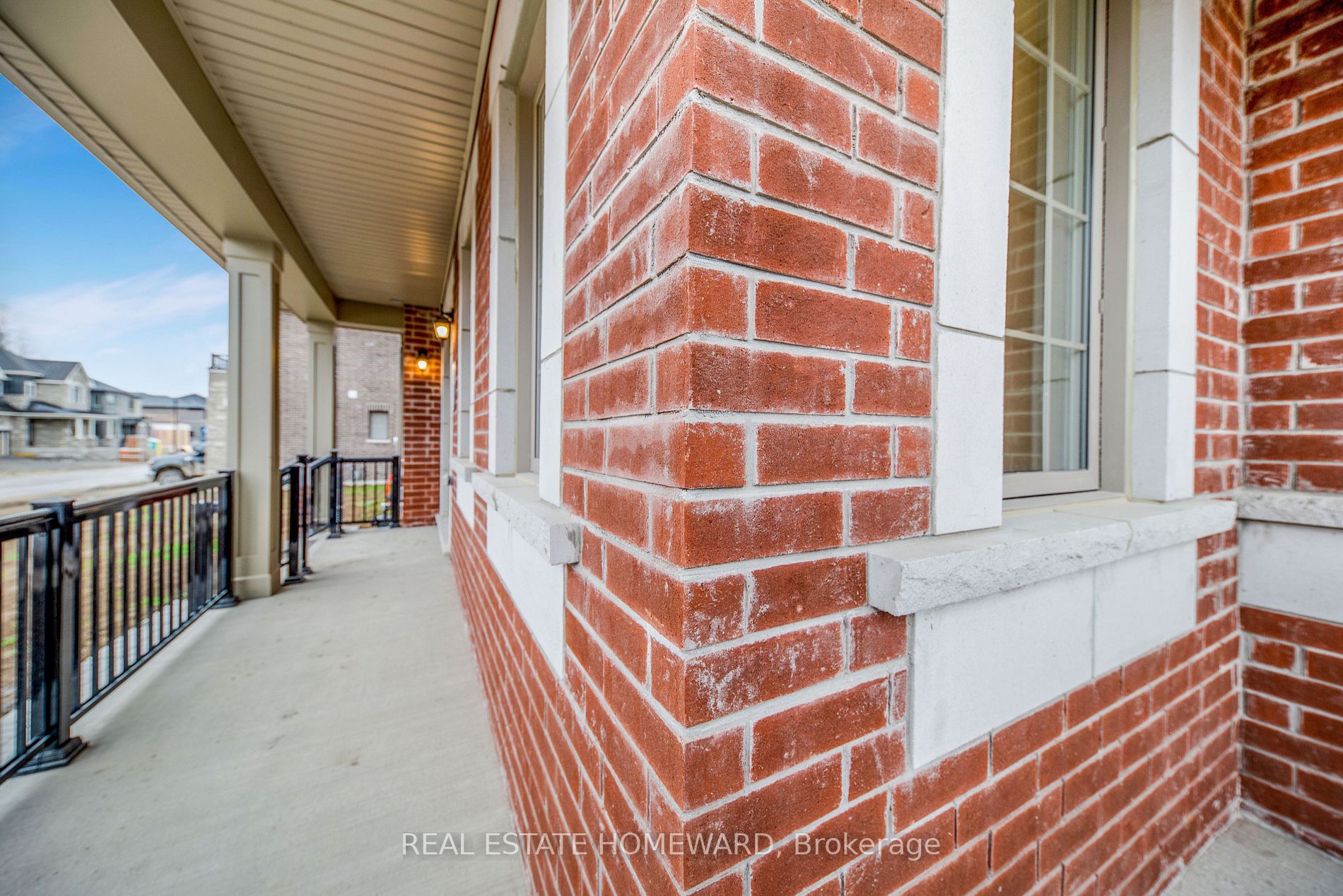 1558 Honey Locust Pl