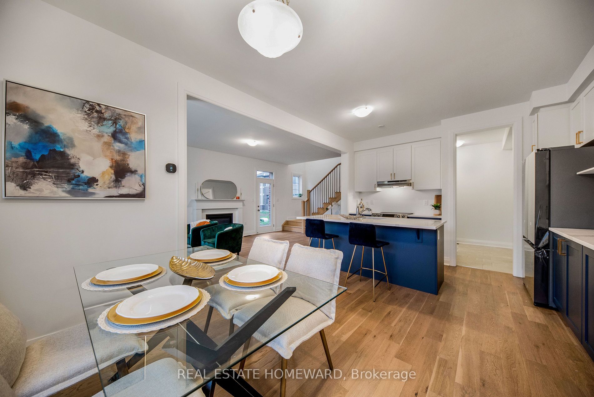 1558 Honey Locust Pl