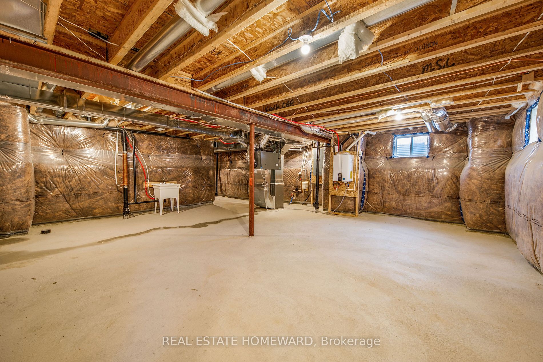1558 Honey Locust Pl