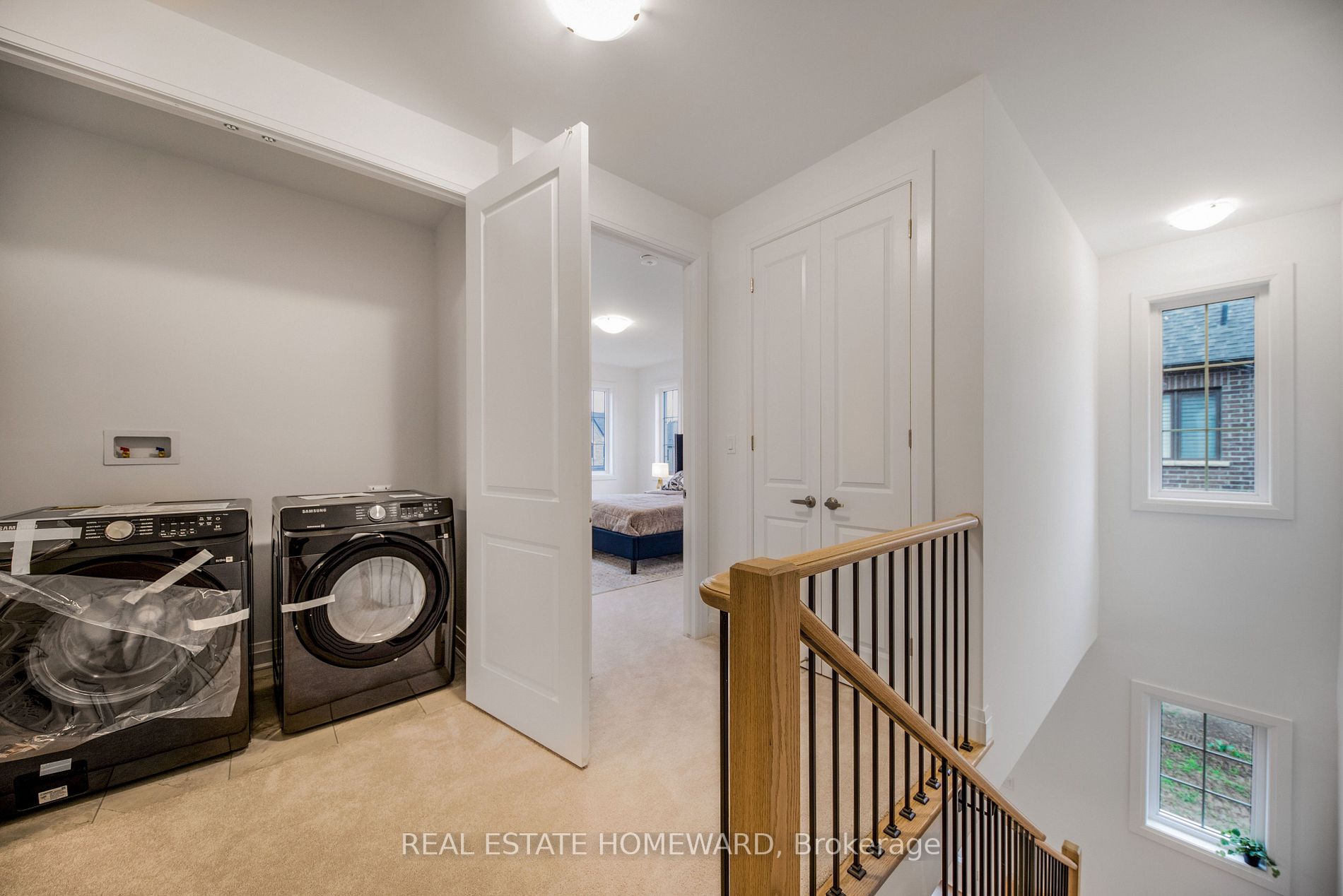 1558 Honey Locust Pl