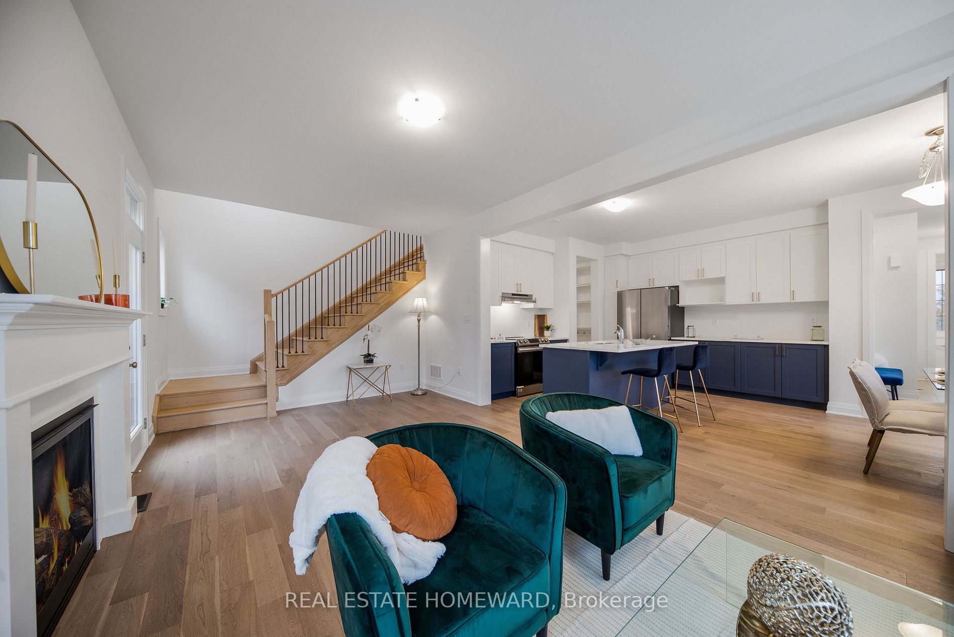 1558 Honey Locust Pl