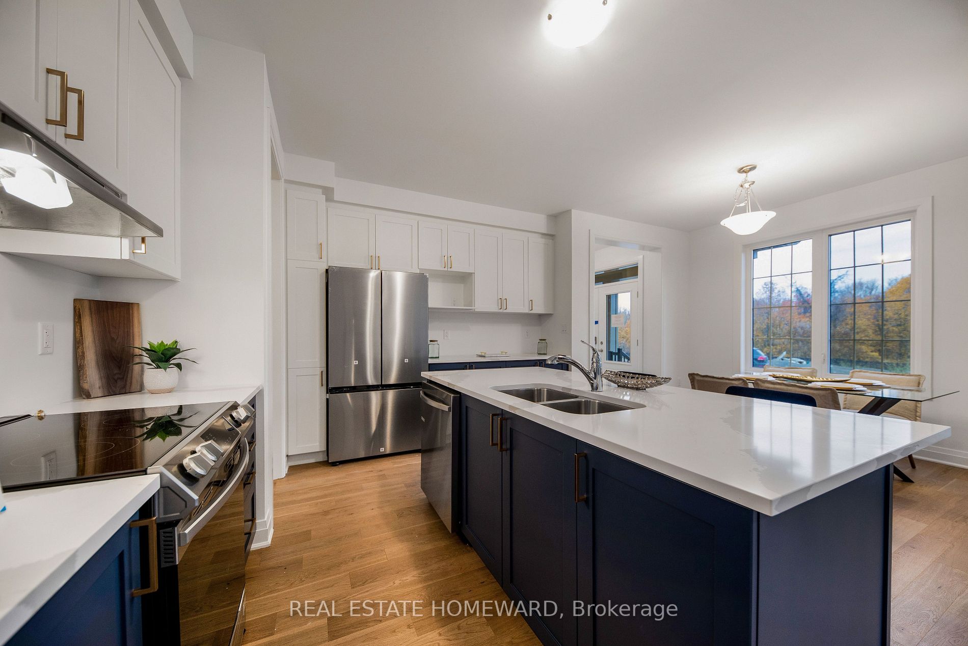 1558 Honey Locust Pl
