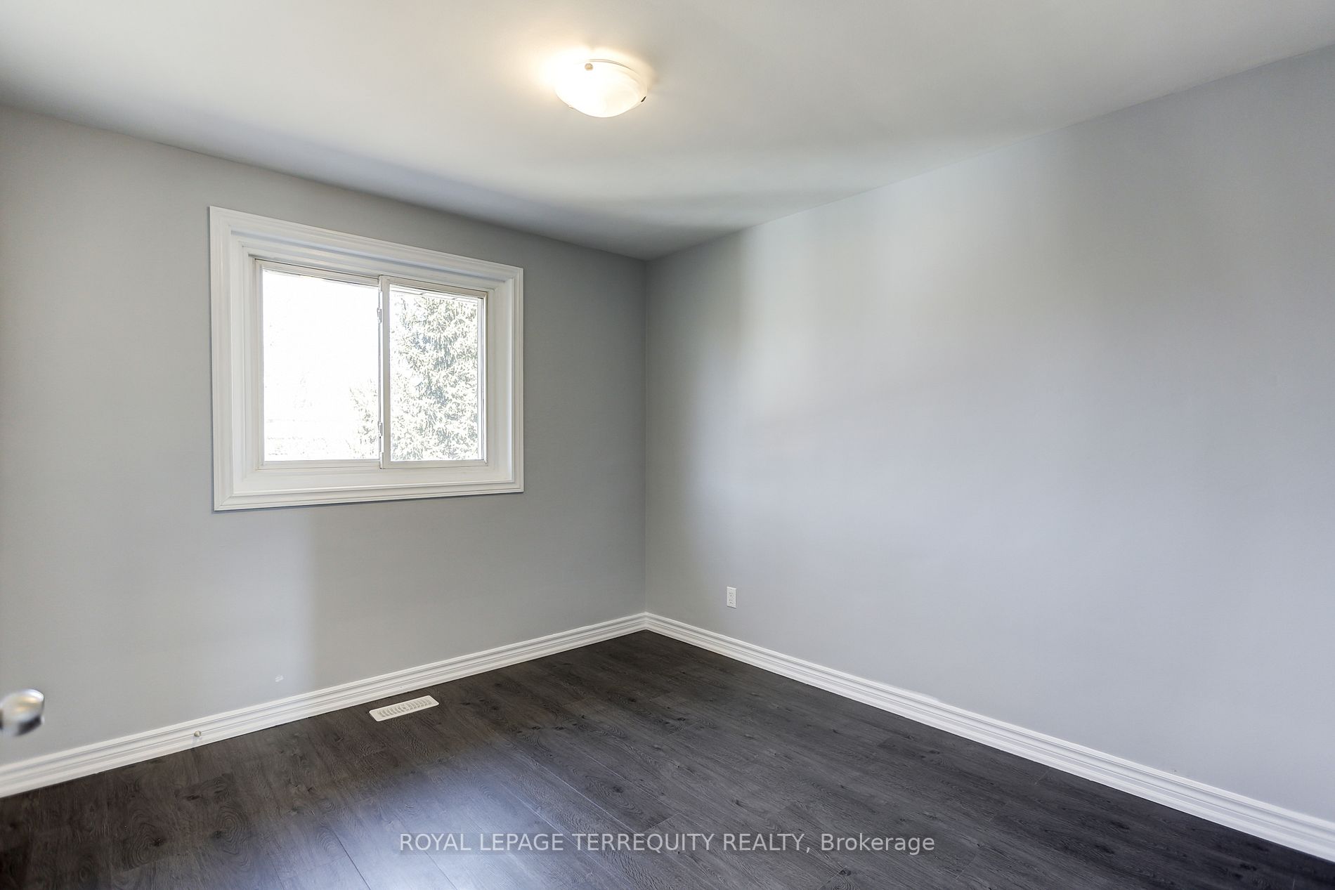 168 Coronation Dr