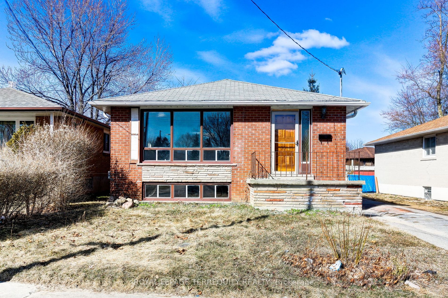 168 Coronation Dr
