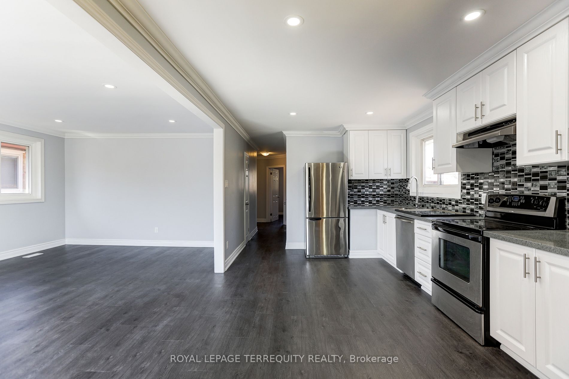 168 Coronation Dr
