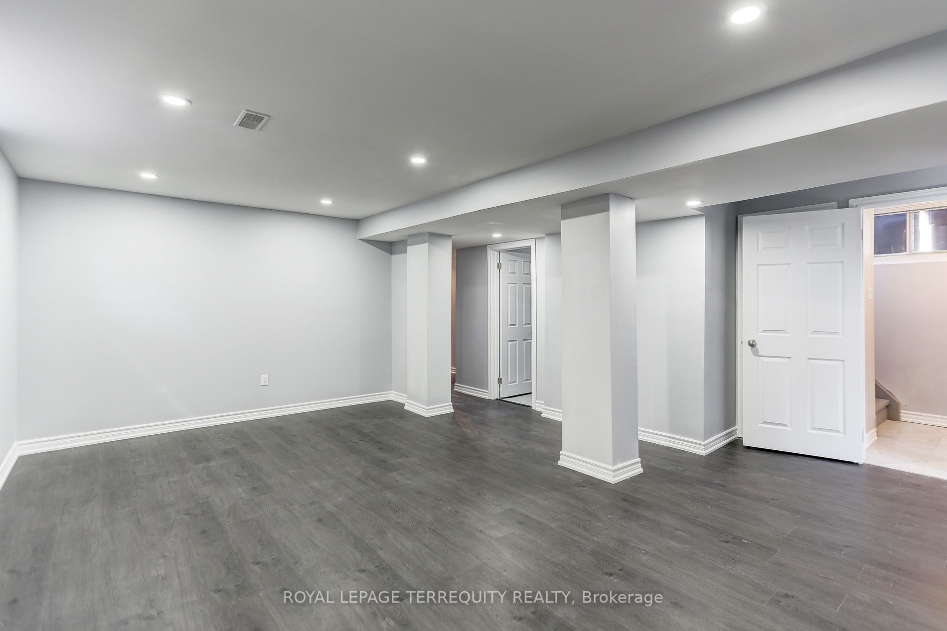 168 Coronation Dr