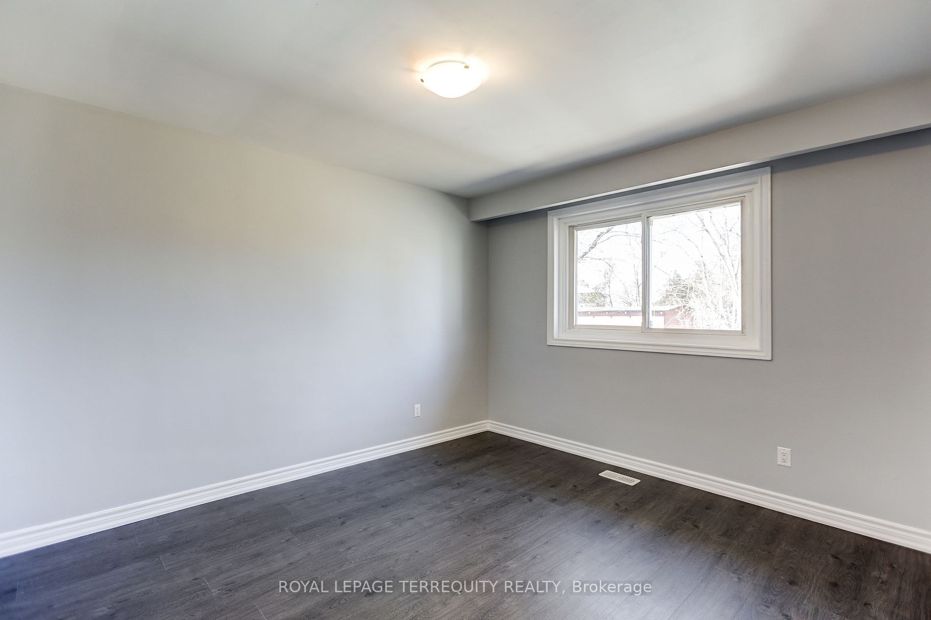 168 Coronation Dr