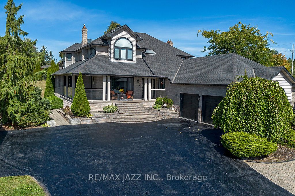 2 Maryleah Crt