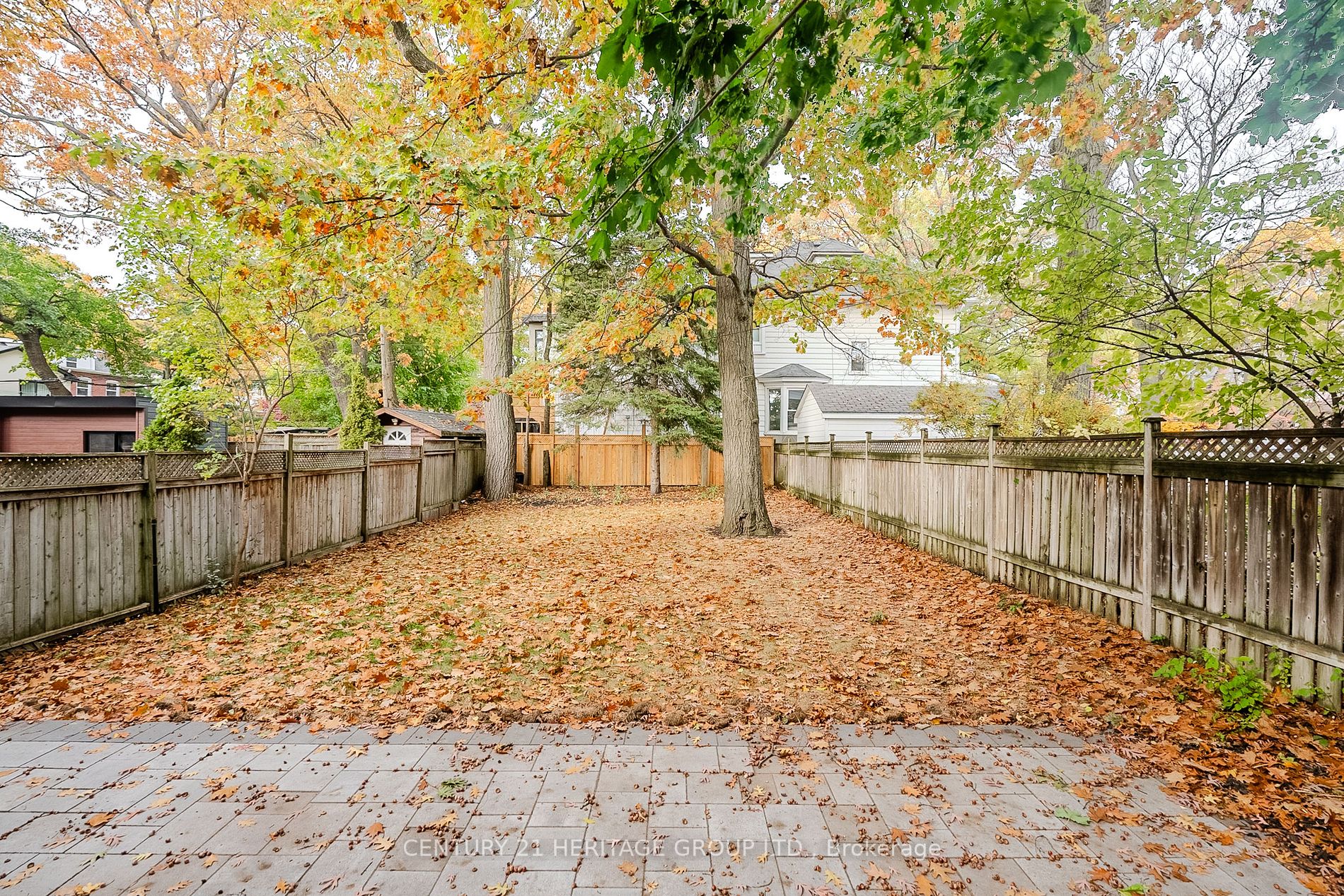 28 Pine Ave