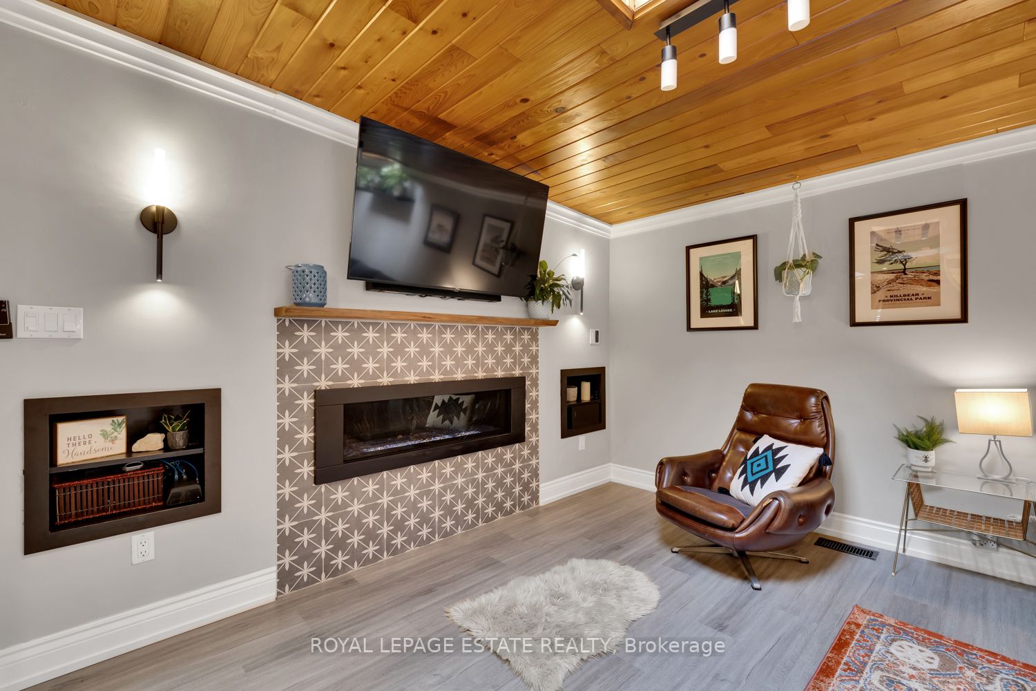 26 Lewin Crescent