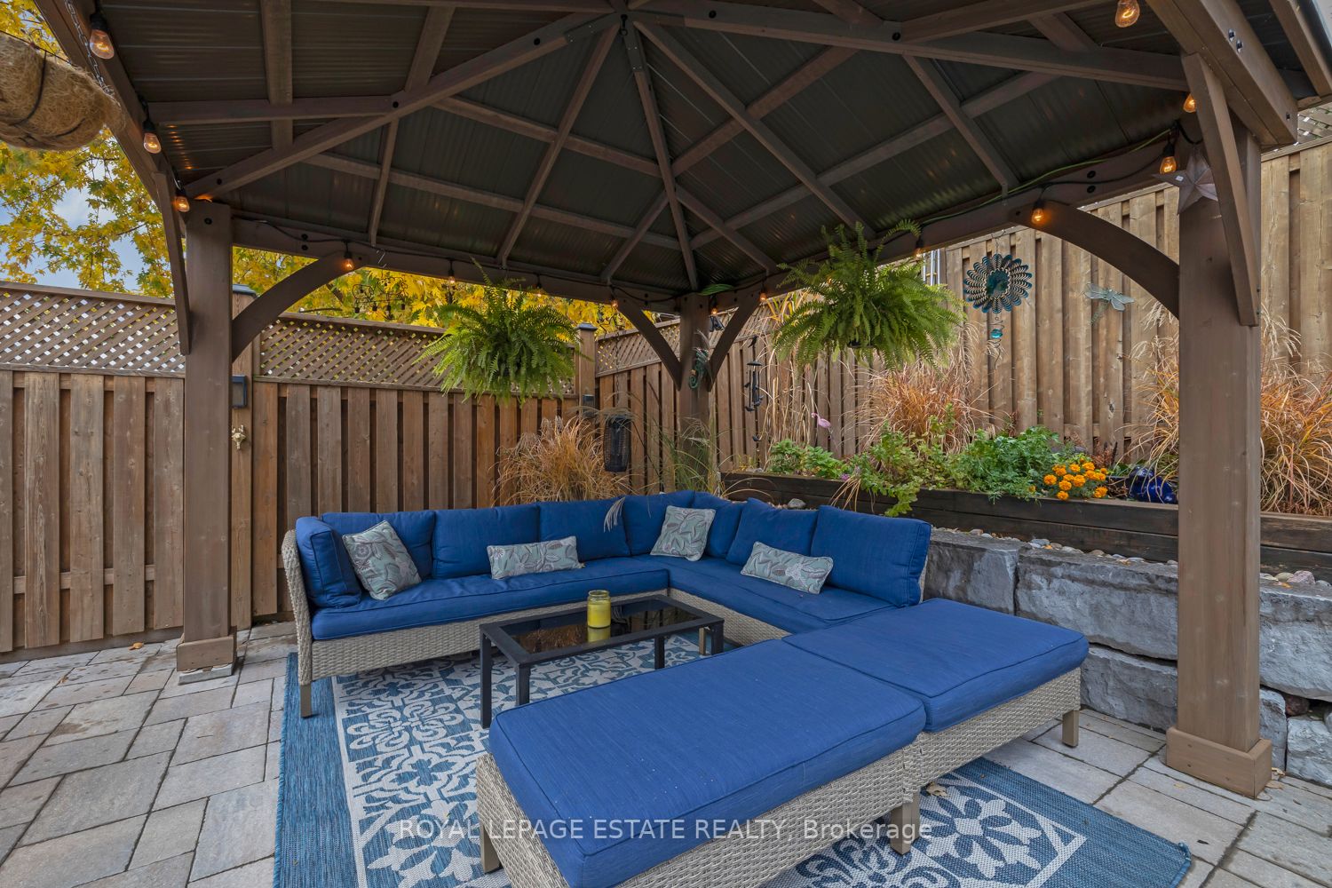 26 Lewin Crescent