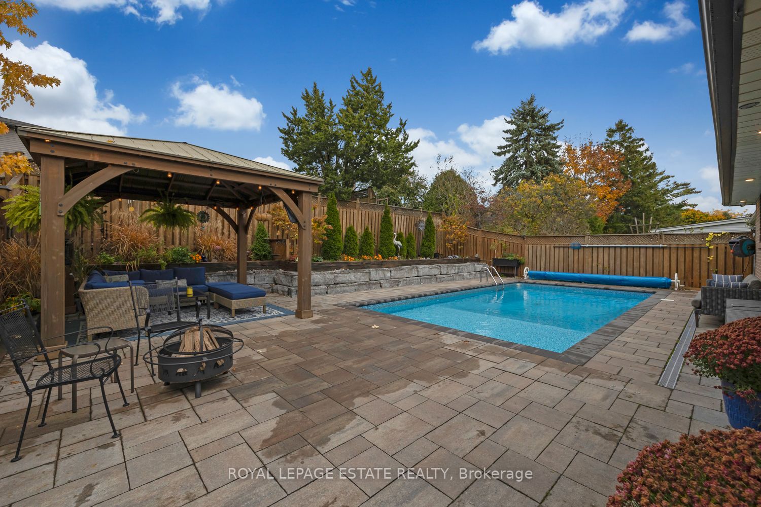 26 Lewin Crescent