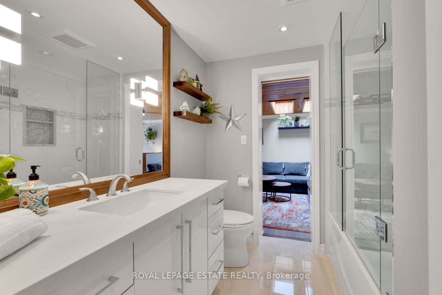 26 Lewin Crescent