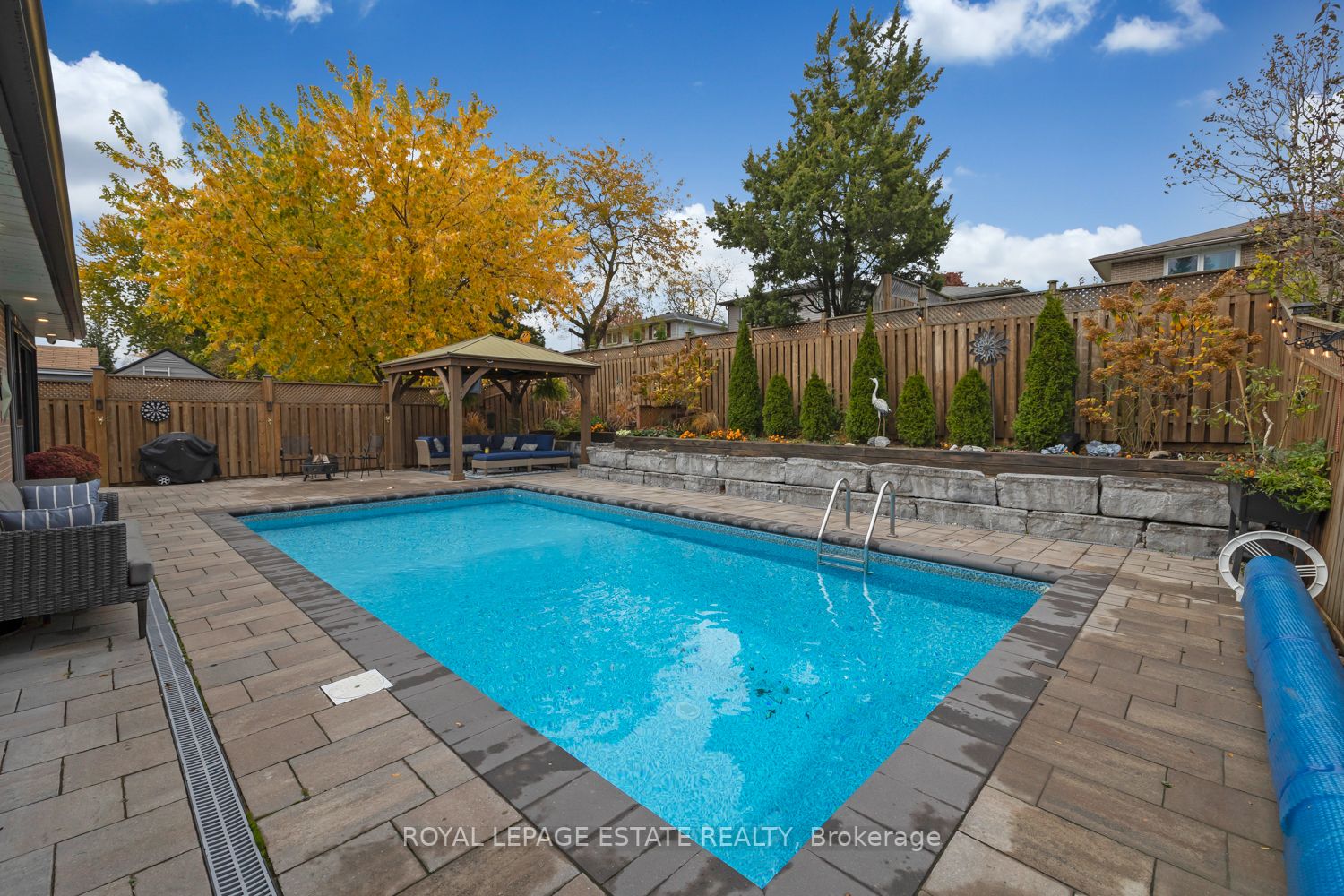26 Lewin Crescent