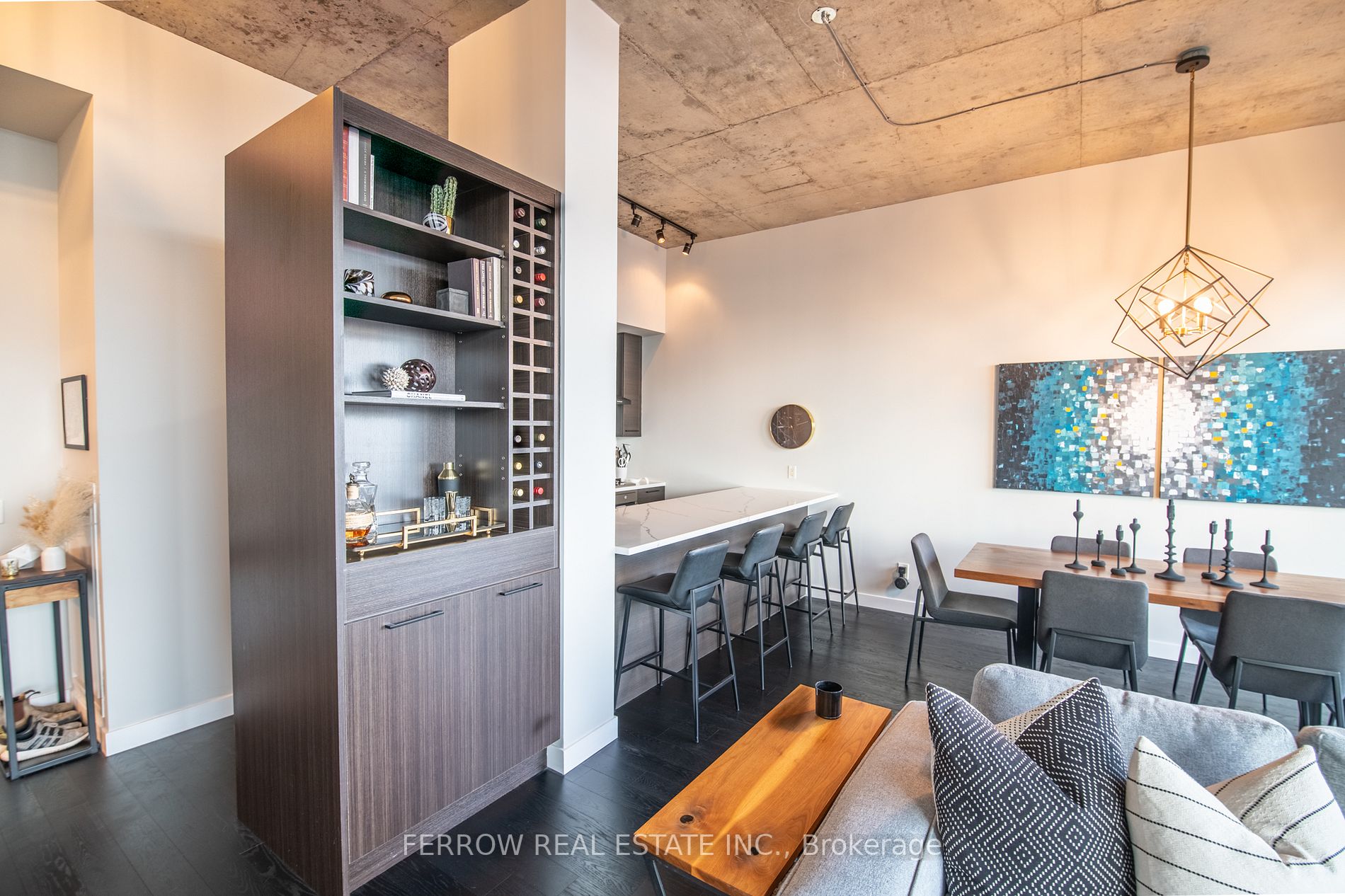 90 Broadview Ave, #905