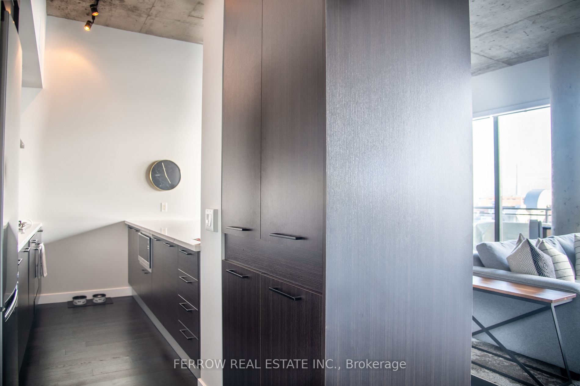 90 Broadview Ave, #905