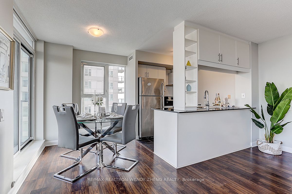 25 Town Centre Crt, #2705