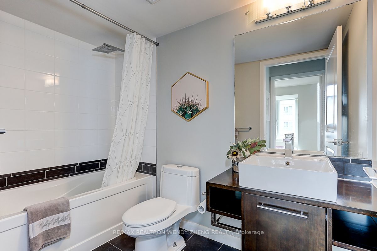 25 Town Centre Crt, #2705