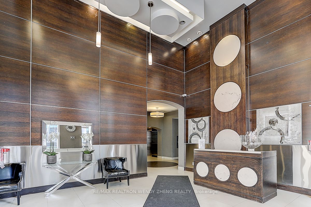 25 Town Centre Crt, #2705