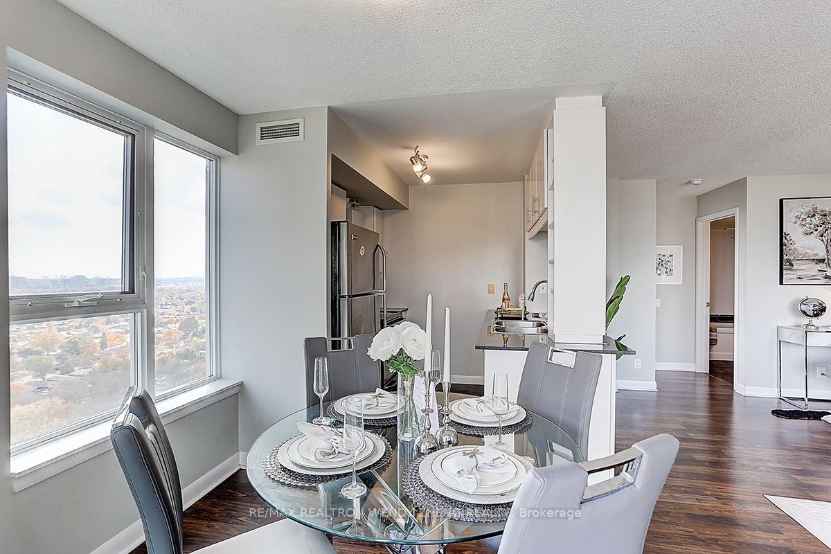 25 Town Centre Crt, #2705