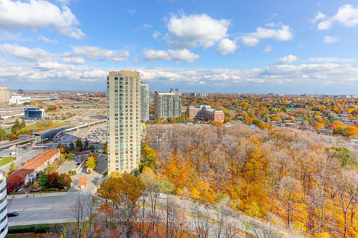 25 Town Centre Crt, #2705