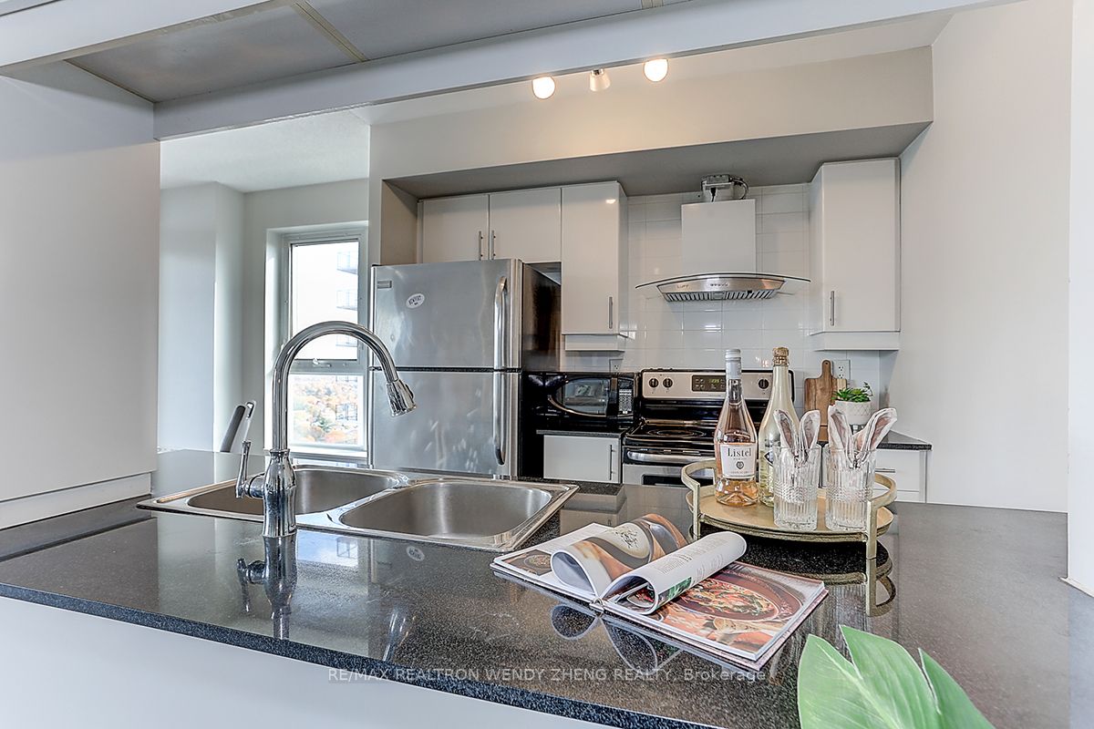 25 Town Centre Crt, #2705