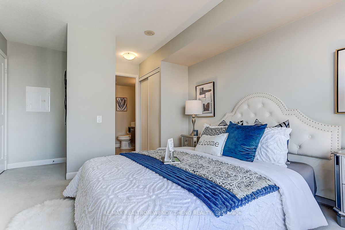 25 Town Centre Crt, #2705