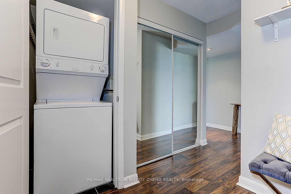 25 Town Centre Crt, #2705