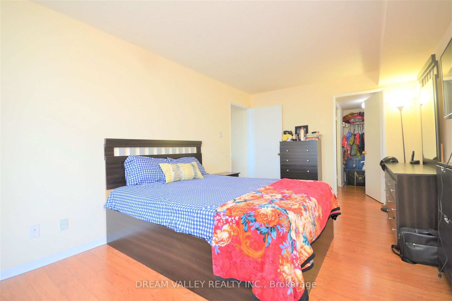 330 Mccowan Road, #906