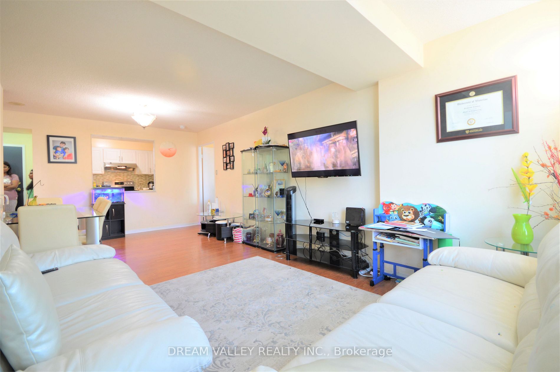 330 Mccowan Road, #906