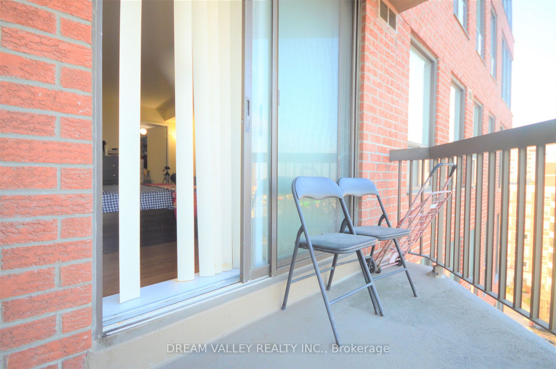 330 Mccowan Road, #906