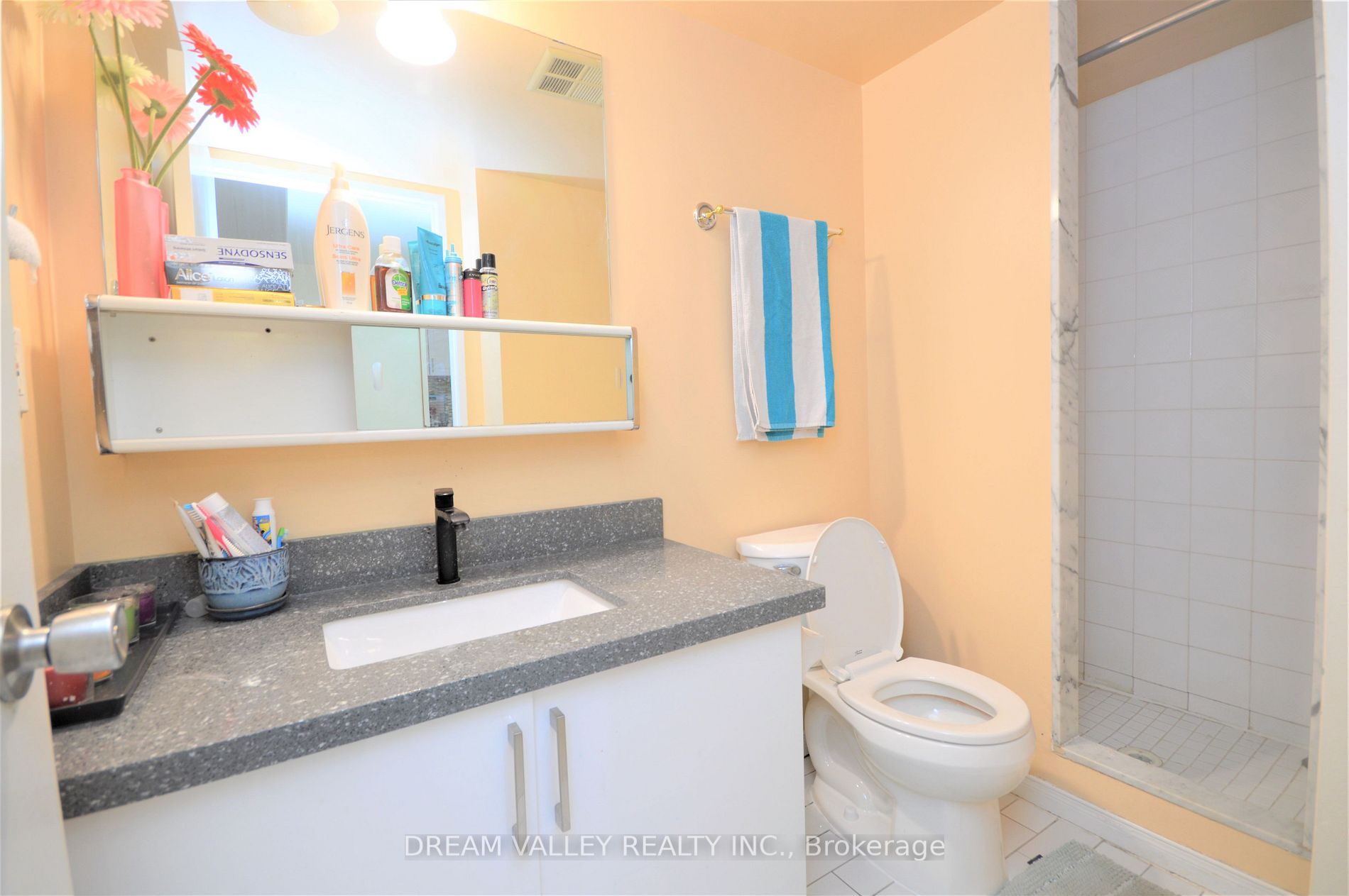 330 Mccowan Road, #906