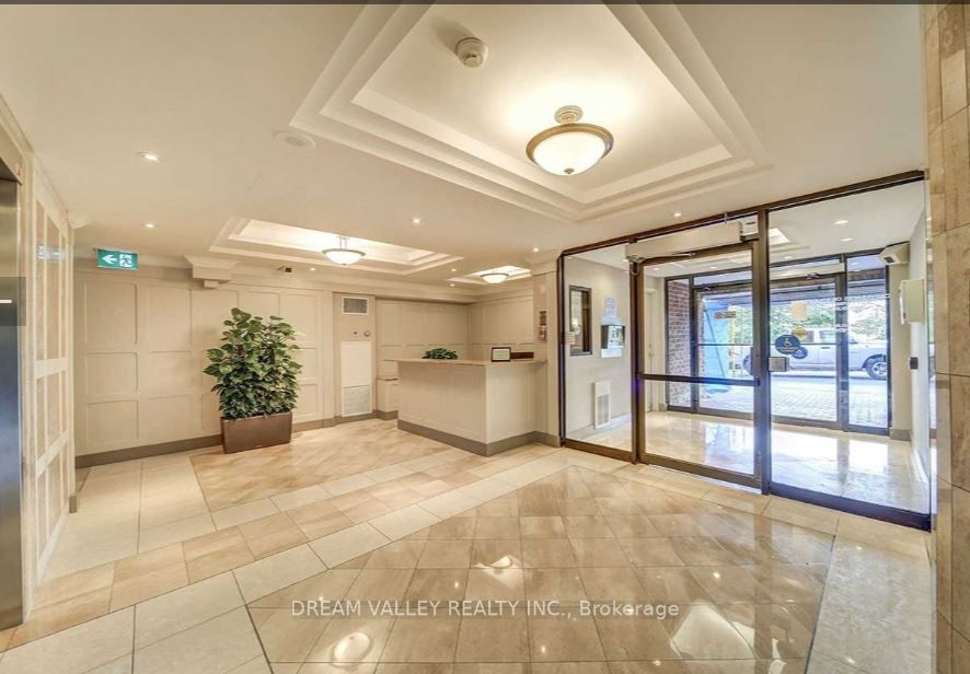 330 Mccowan Road, #906