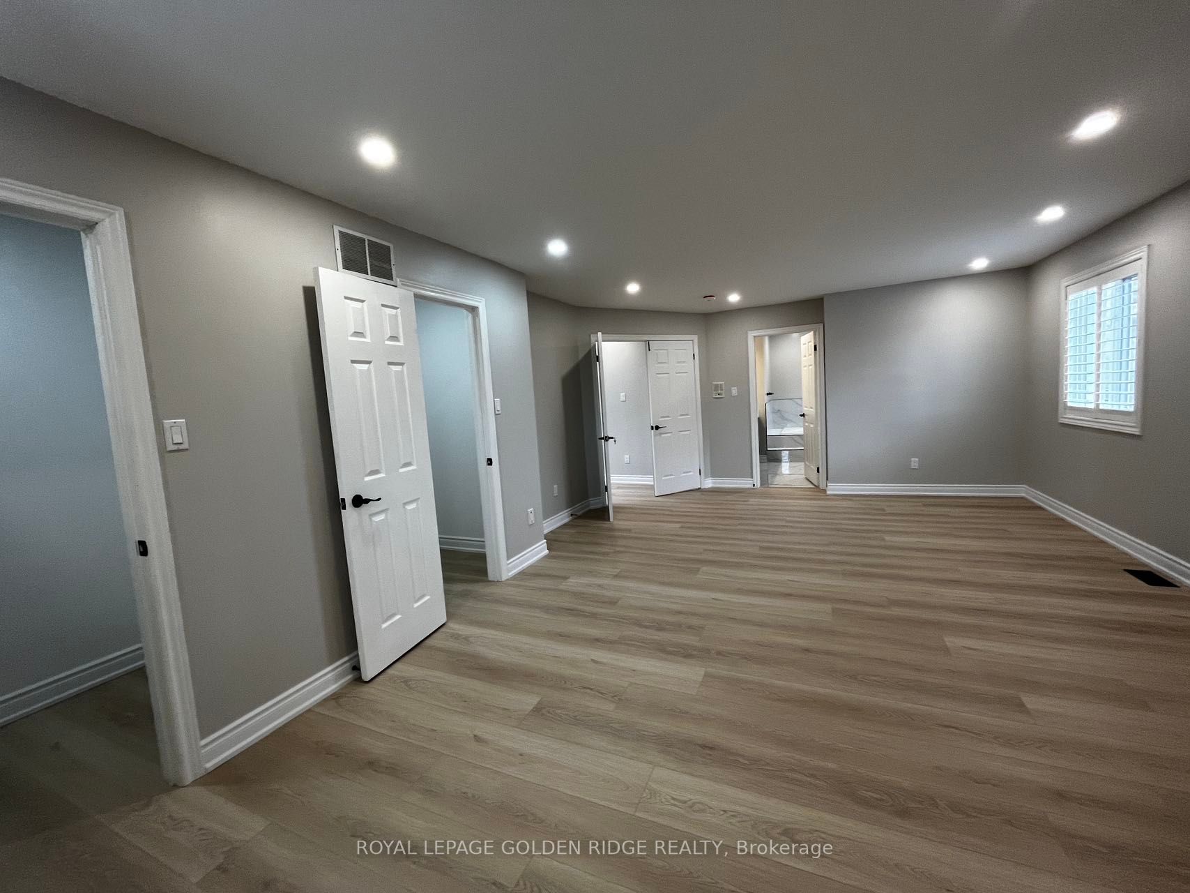 549 Mcleod Cres, #Upper
